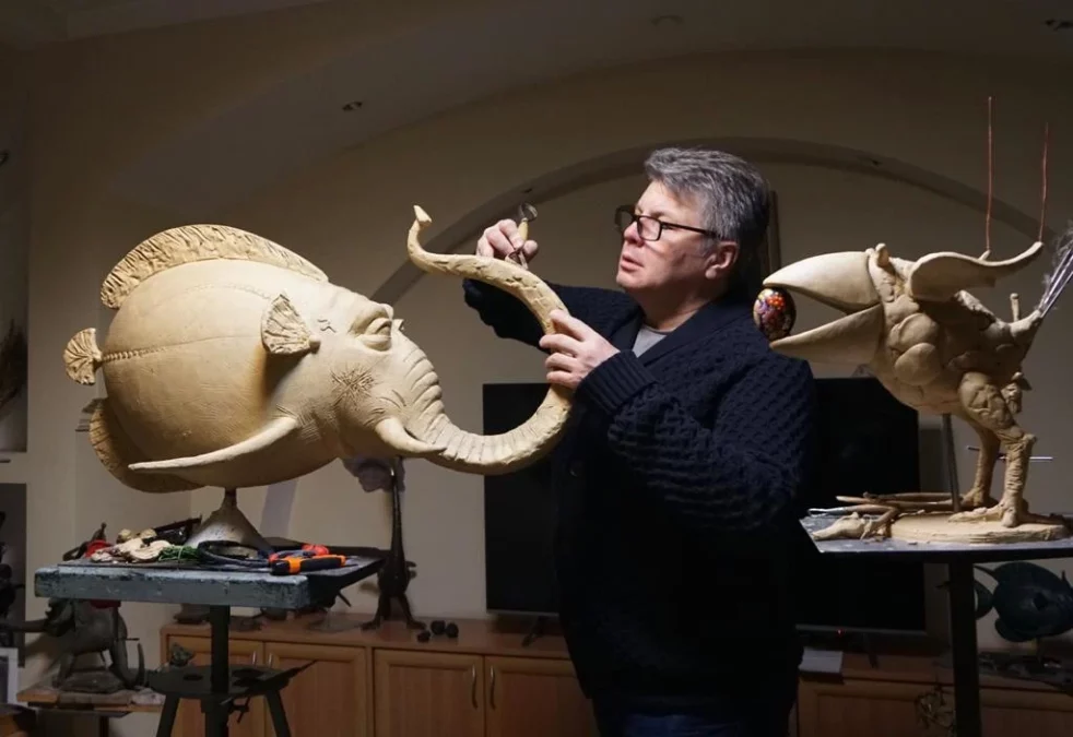 Oleg Pinchuk and his sculpture