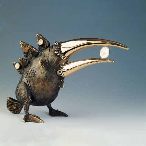 Oleg_Pinchuk. The kangaroo bird with a baby. 2002. h 30 cm. Bronze. 9 casting